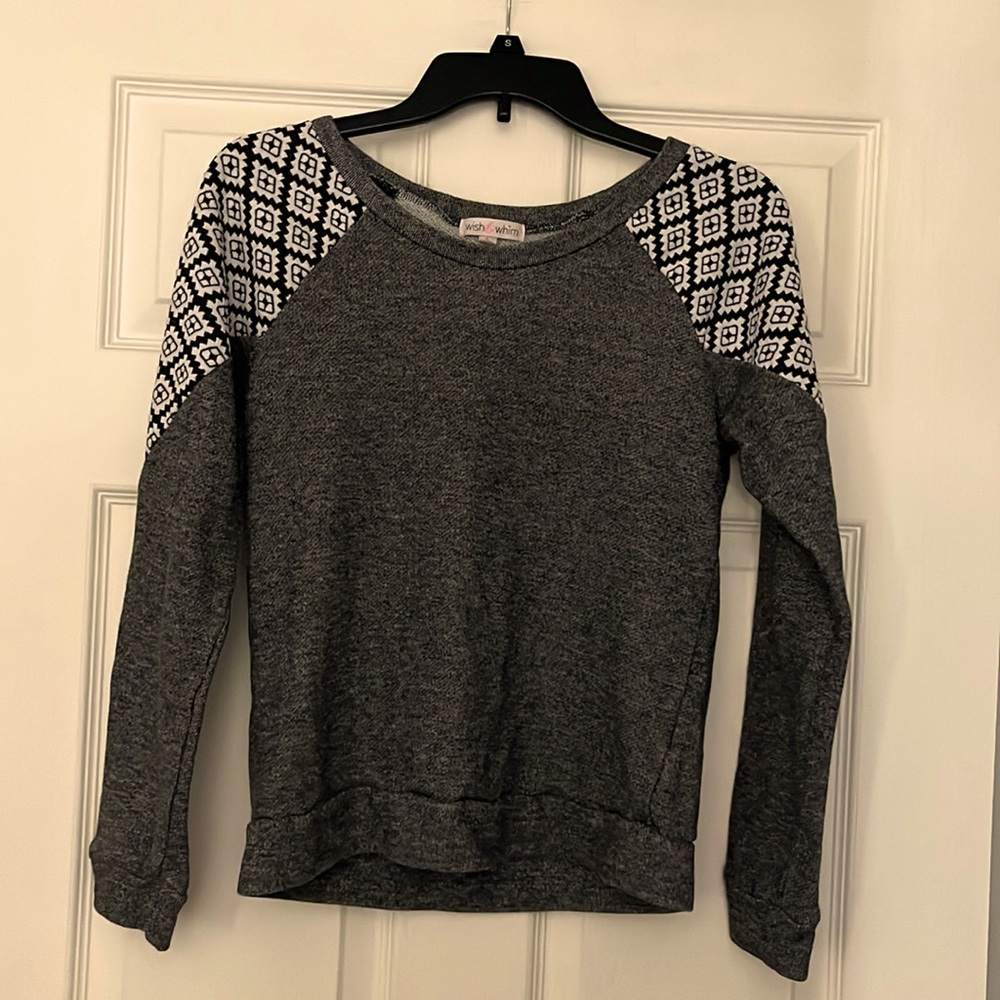 JUNIORS LONG SLEEVE SWEATER : SIZE LARGE